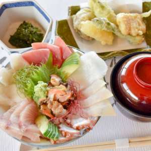 壱岐産 海の幸たっぷり豪華海鮮丼
